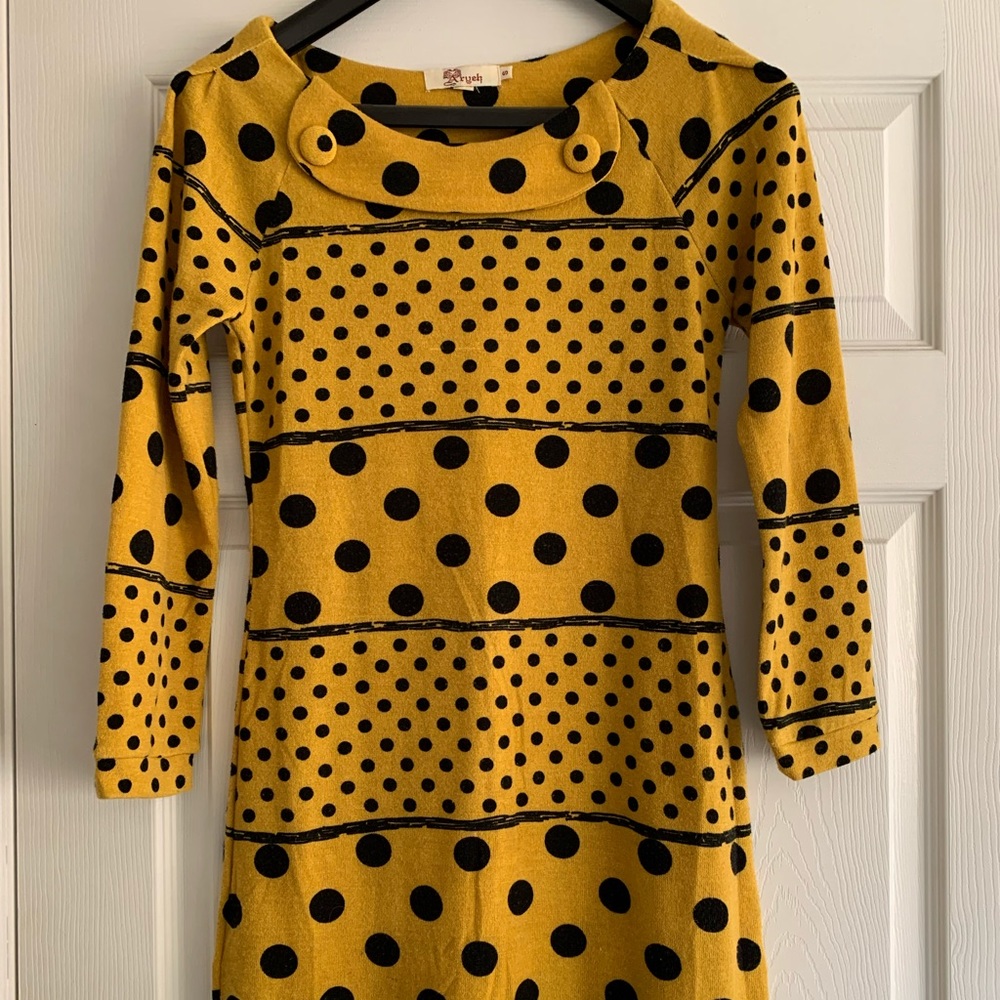 Fall polka dot dress by Aryeh designed in USA. Beautiful dark yellow collor.